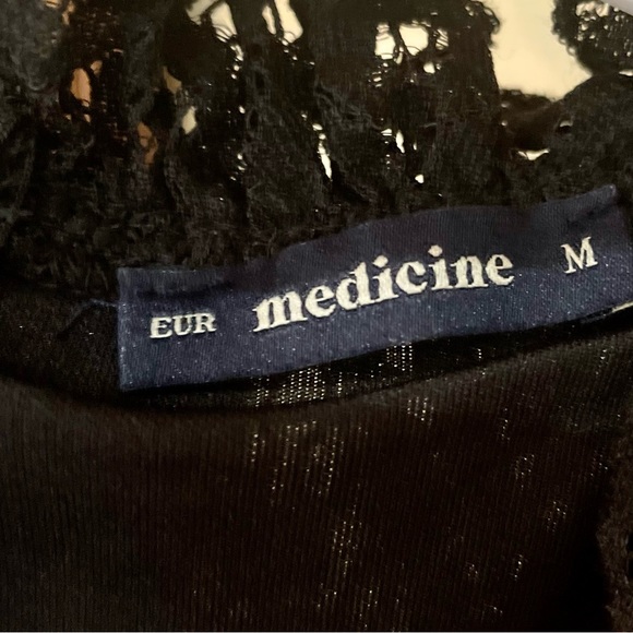 Medicine Beautiful Lace Top with Back Zipper - Picture 6 of 10